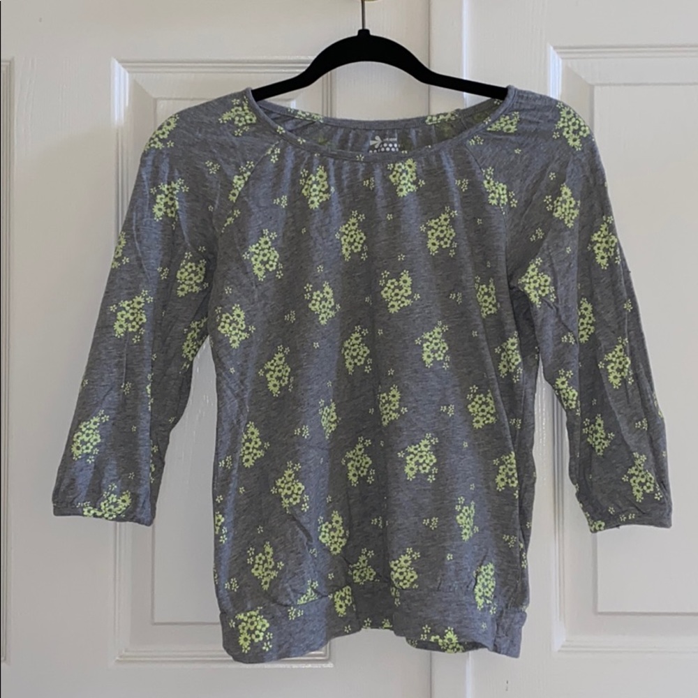 NWOT Grey Bell Sleeve Yellow Floral Print Top